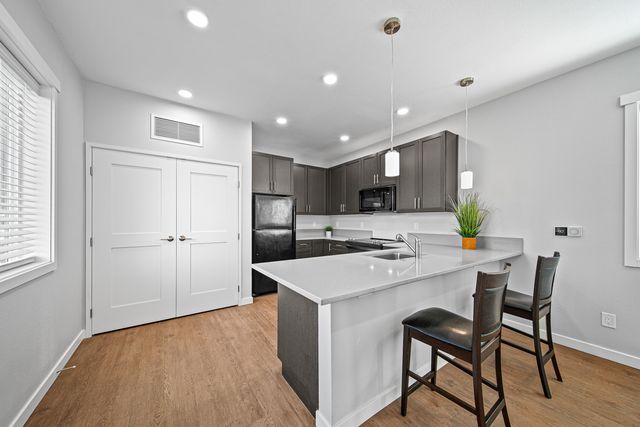 2649 Redwood Avenue, Grants Pass, OR 97527