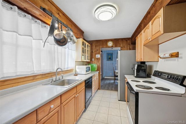 1363 Brick Kiln Road, Sag Harbor, NY 11963