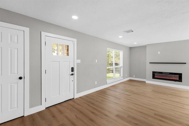 12223 Kingslake Forest Drive, Houston, TX 77044