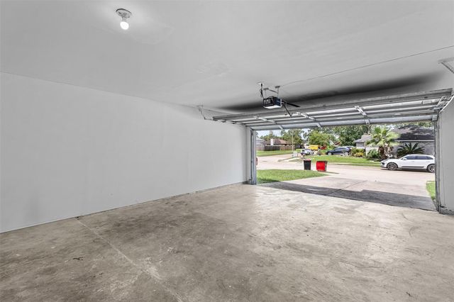 12223 Kingslake Forest Drive, Houston, TX 77044