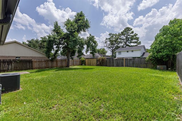 12223 Kingslake Forest Drive, Houston, TX 77044