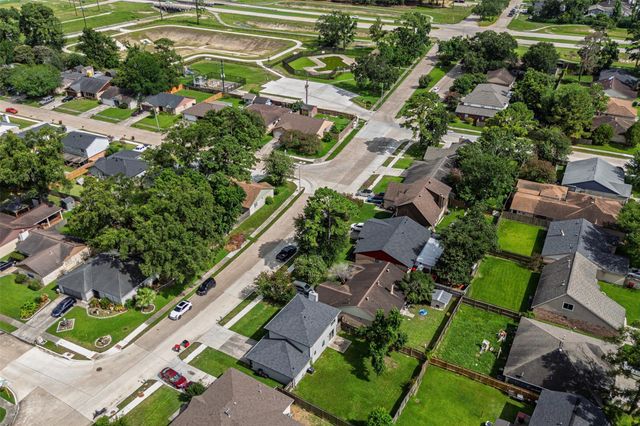 12223 Kingslake Forest Drive, Houston, TX 77044