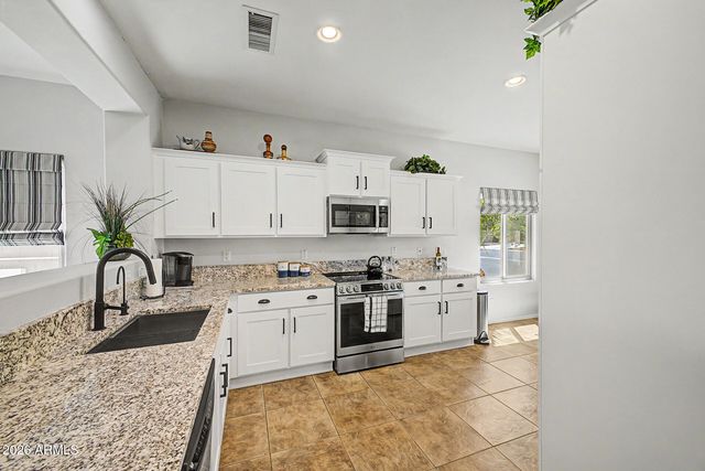 436 E YELLOW WOOD Avenue, San Tan Valley, AZ 85140