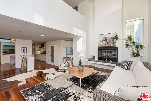 111 Eastwind Street, Marina Del Rey, CA 90292