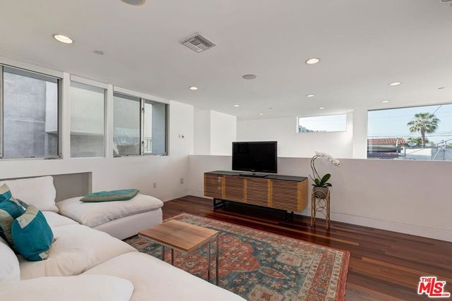 111 Eastwind Street, Marina Del Rey, CA 90292