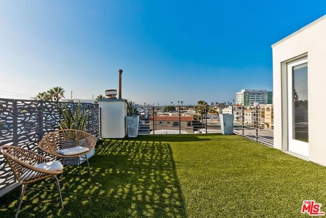 111 Eastwind Street, Marina Del Rey, CA 90292