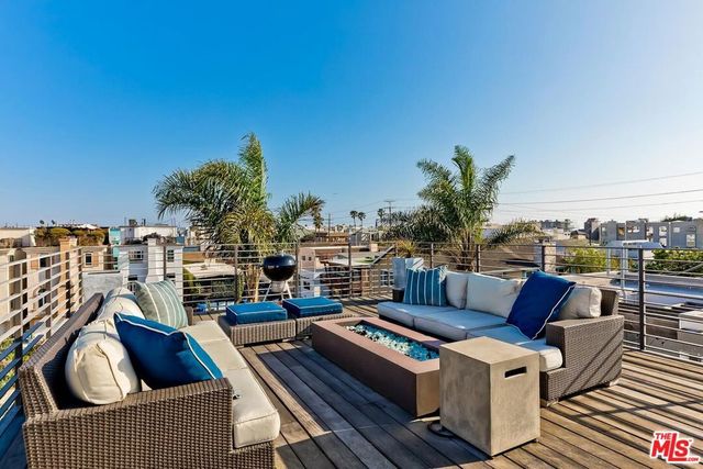 111 Eastwind Street, Marina Del Rey, CA 90292