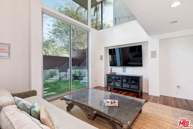 111 Eastwind Street, Marina Del Rey, CA 90292