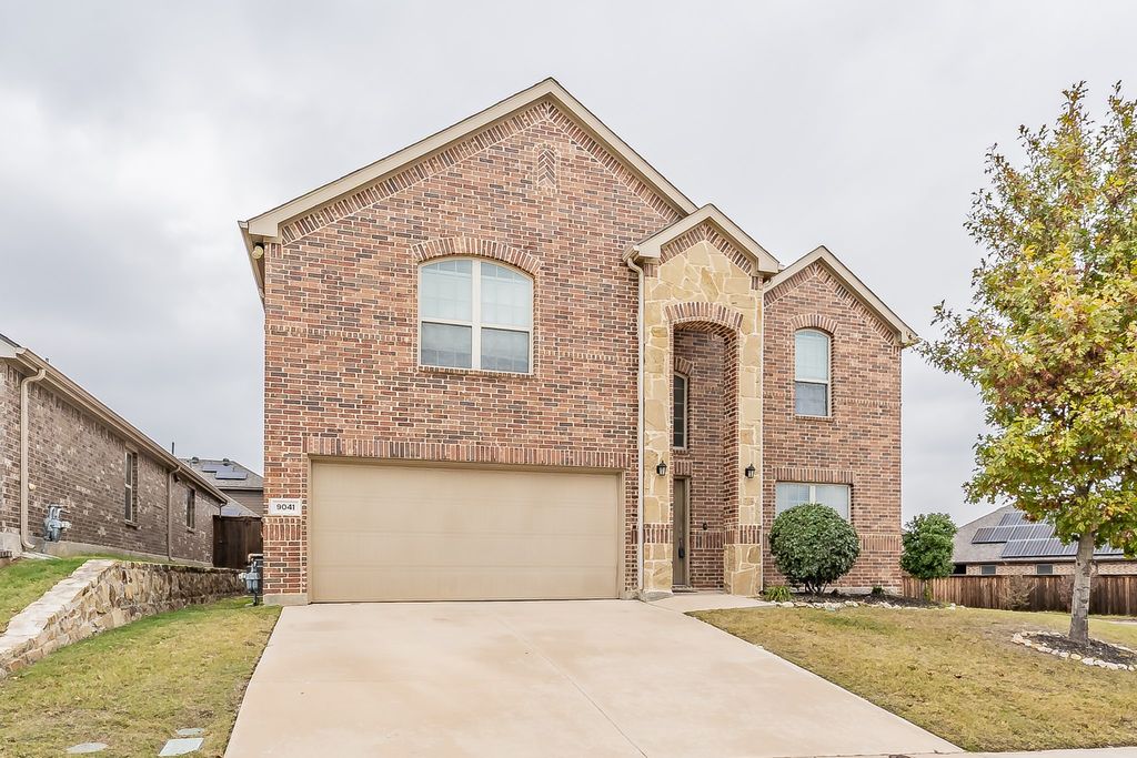 9041 Bronze Meadow Drive, Fort Worth, TX 76131