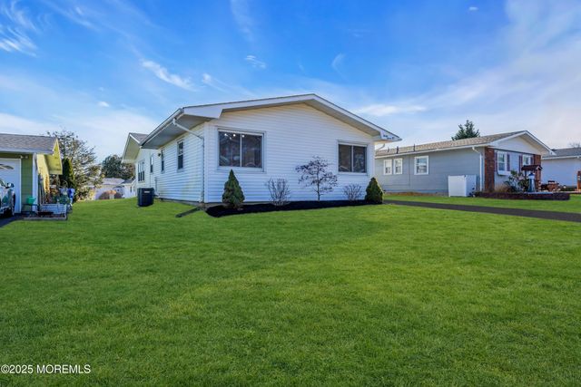 37 Central Boulevard, Brick, NJ 08724