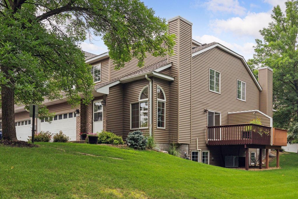 100 Primrose Court, Vadnais Heights, MN 55127