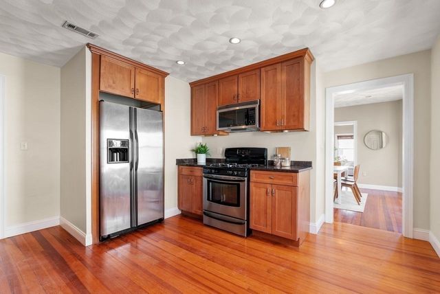 169 Sheridan Ave 3, Medford, MA 02155