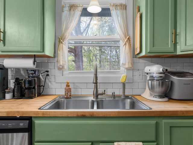 313 Tubbs Mountain Road, Travelers Rest, SC 29690