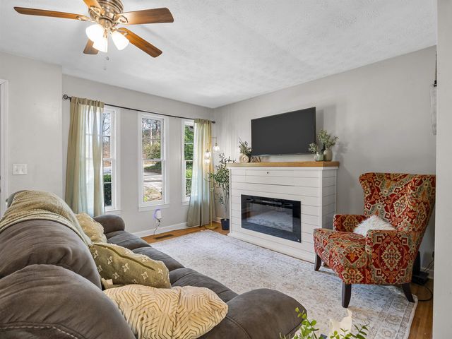 313 Tubbs Mountain Road, Travelers Rest, SC 29690