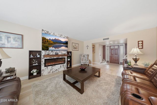 10414 E SILVERTREE Drive, Sun Lakes, AZ 85248