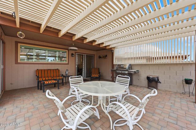10414 E SILVERTREE Drive, Sun Lakes, AZ 85248
