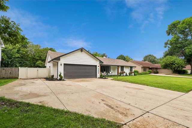 4404 75th Street, Urbandale, IA 50322