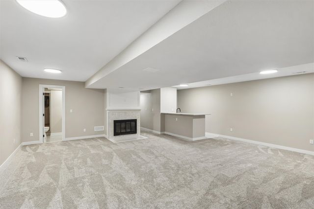 4404 75th Street, Urbandale, IA 50322