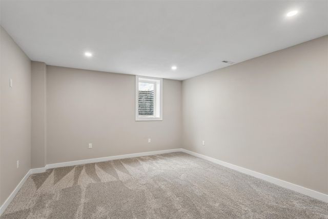 4404 75th Street, Urbandale, IA 50322