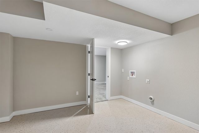 4404 75th Street, Urbandale, IA 50322