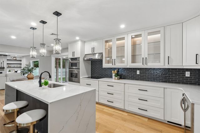 4404 75th Street, Urbandale, IA 50322