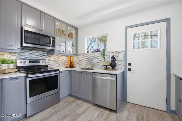 777 N 9TH Street, Phoenix, AZ 85006