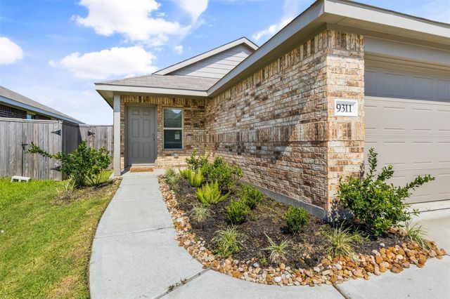 9311 Sierra Point Way, Baytown, TX 77521