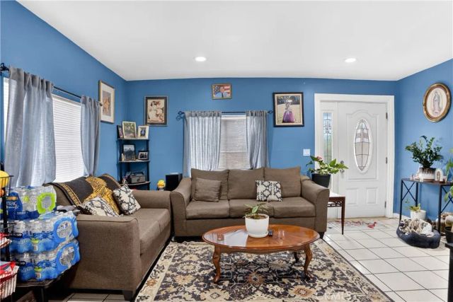 13513 Sayre, Sylmar, CA 91342