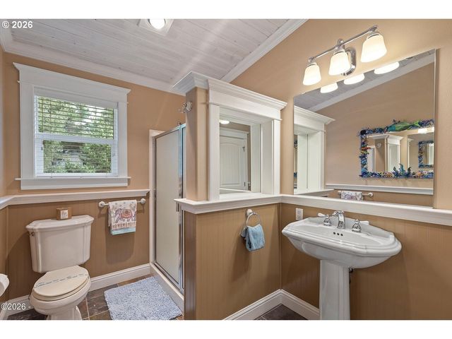 115 LORRAINE St, Gleneden Beach, OR 97388