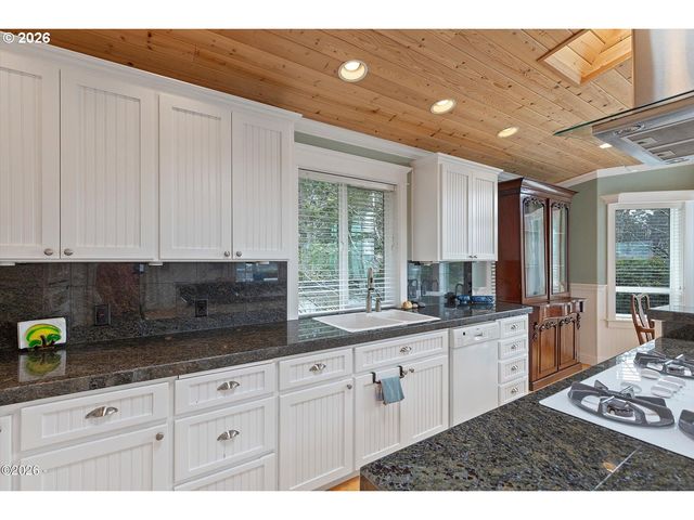 115 LORRAINE St, Gleneden Beach, OR 97388