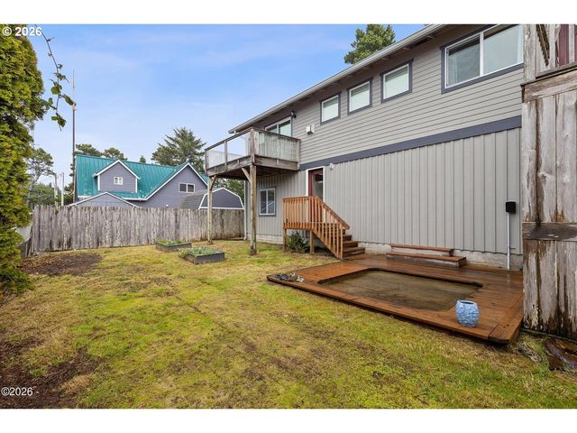 115 LORRAINE St, Gleneden Beach, OR 97388