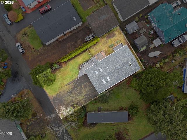 115 LORRAINE St, Gleneden Beach, OR 97388