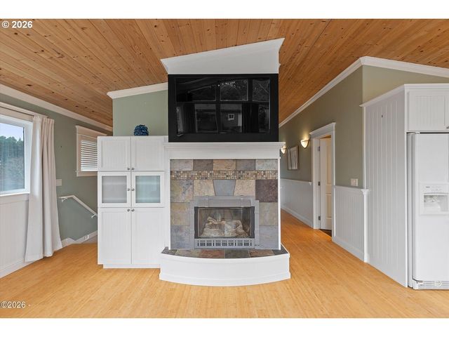 115 LORRAINE St, Gleneden Beach, OR 97388