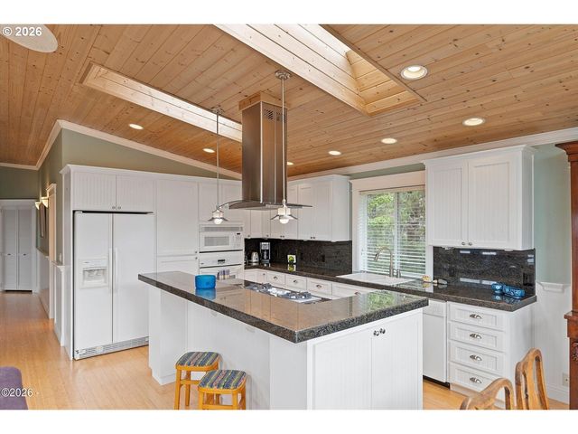 115 LORRAINE St, Gleneden Beach, OR 97388