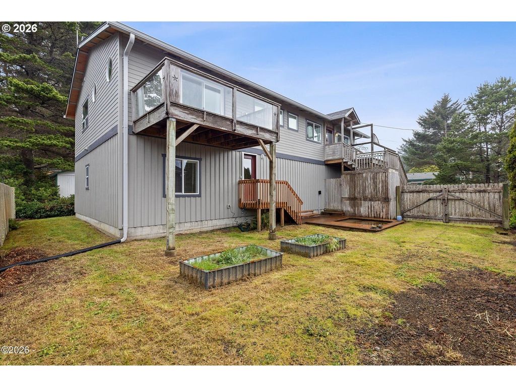 115 LORRAINE St, Gleneden Beach, OR 97388