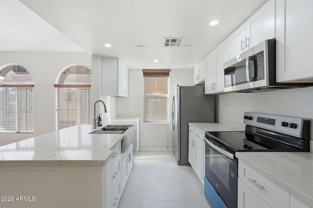 3250 W GREENWAY Road 165, Phoenix, AZ 85053