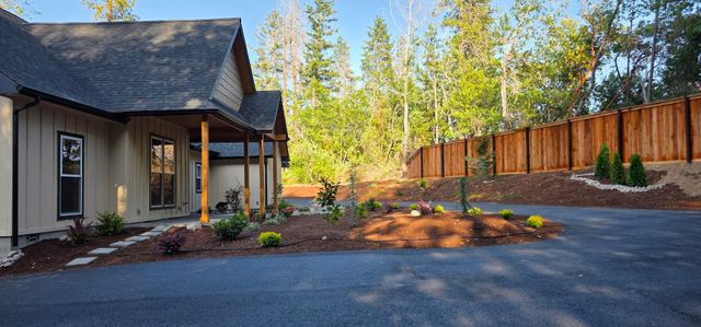 3340 Redwood Highway, Grants Pass, OR 97527