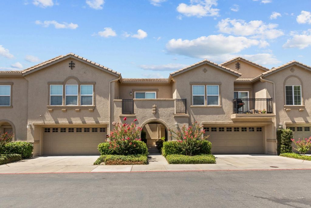3301 N Park Dr #414, Sacramento, CA 95835