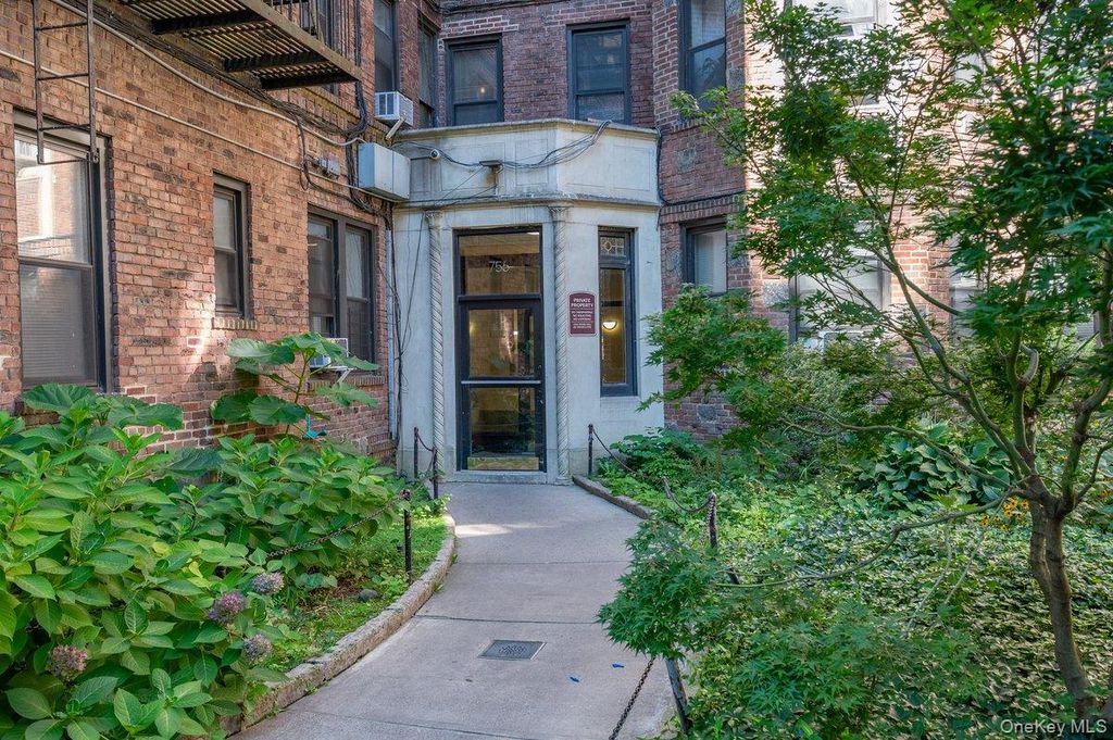 756 Brady Avenue 609, Bronx, NY 10462 — photo 2