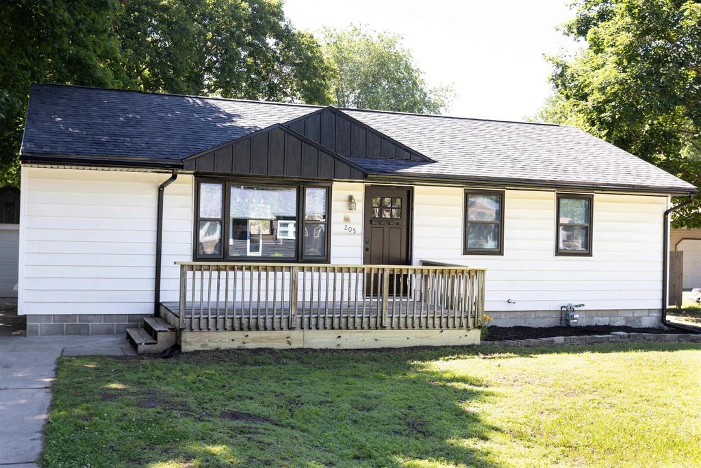 205 Marie Avenue, Elk Run, IA 50707