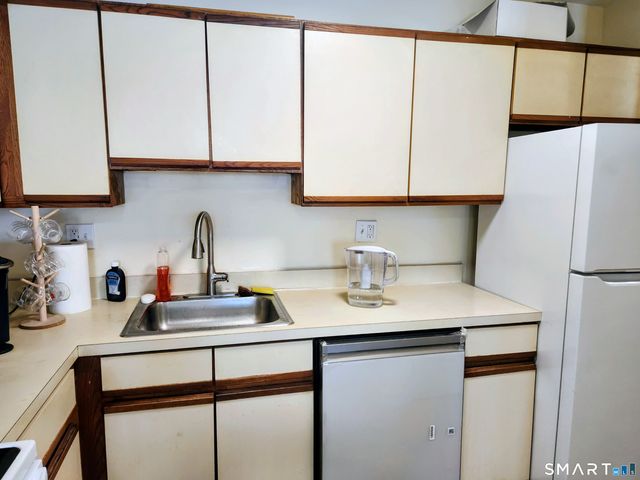 91 4th Street APT 7, Ansonia, CT 06401