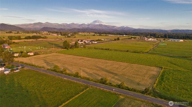 212 XX SE 448th Street, Enumclaw, WA 98022