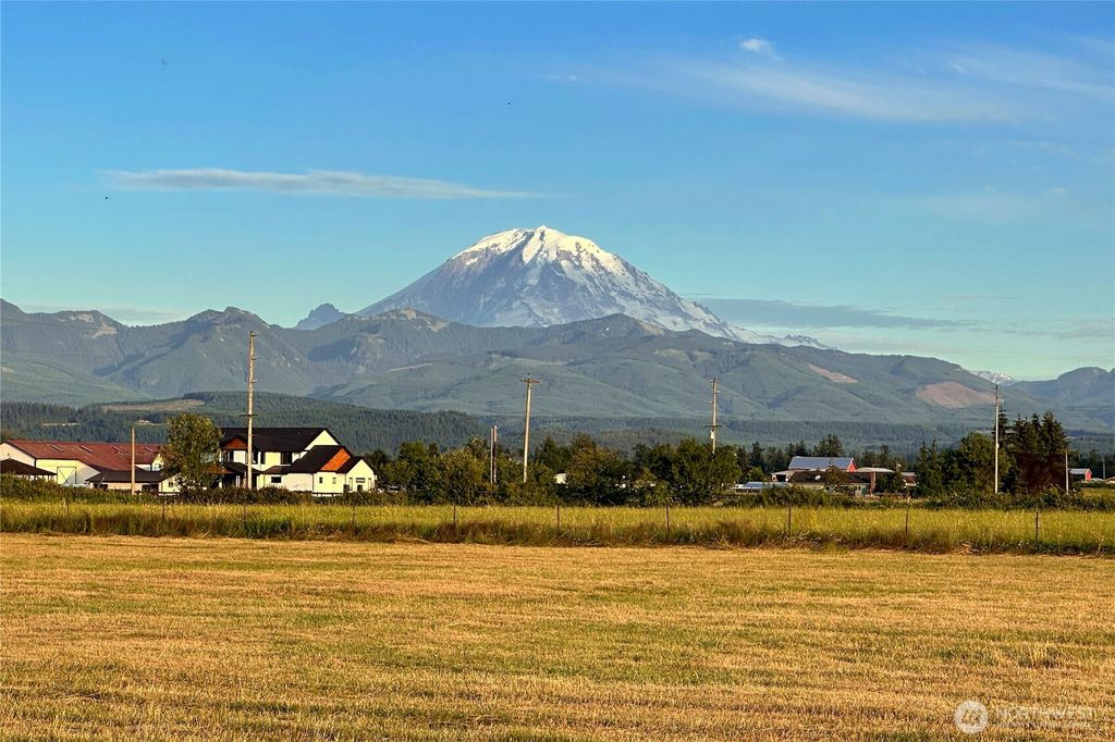 212 XX SE 448th Street, Enumclaw, WA 98022