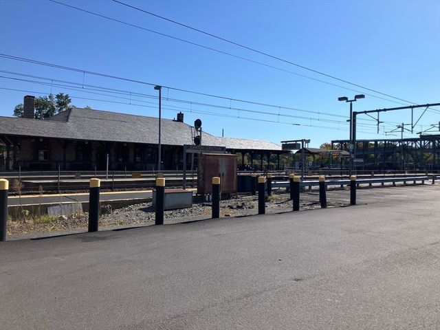 360 Neponset St. 605, Canton, MA 02021