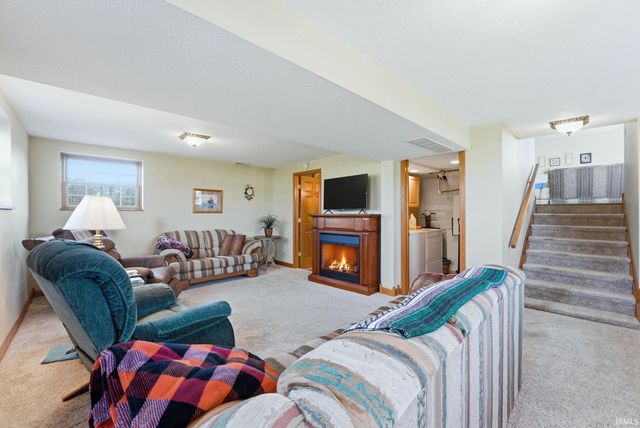 9927 Portage Road, Roanoke, IN 46783