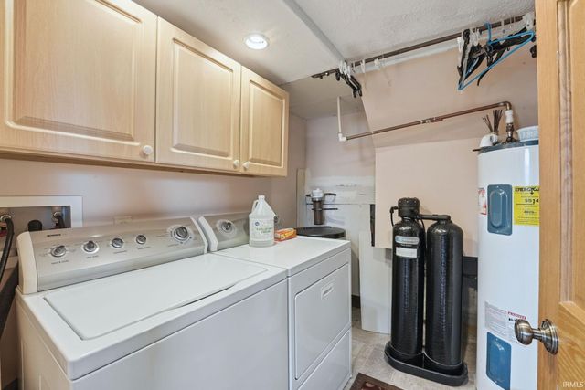 9927 Portage Road, Roanoke, IN 46783