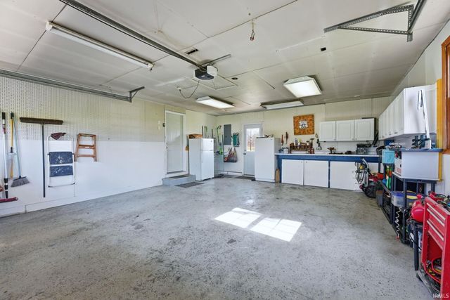 9927 Portage Road, Roanoke, IN 46783