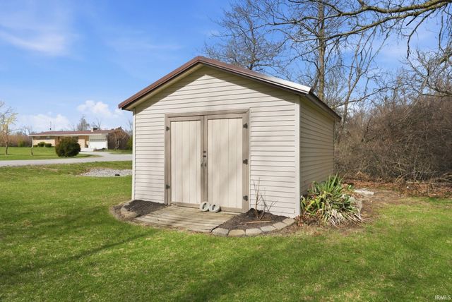 9927 Portage Road, Roanoke, IN 46783