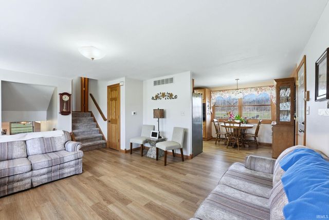 9927 Portage Road, Roanoke, IN 46783