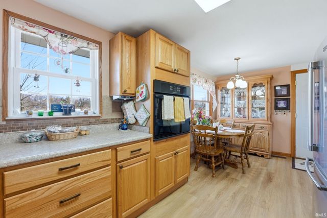 9927 Portage Road, Roanoke, IN 46783